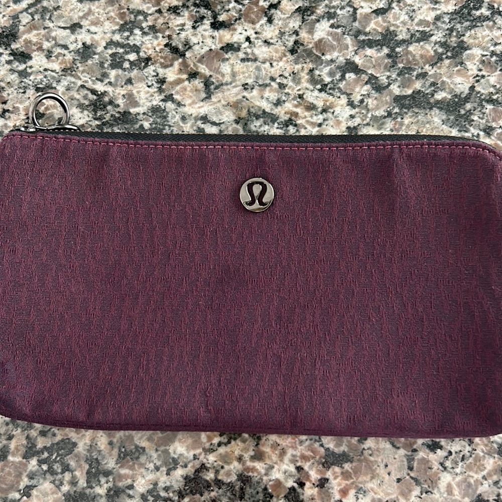COPY - Lululemon Now and Always Wrsitlet